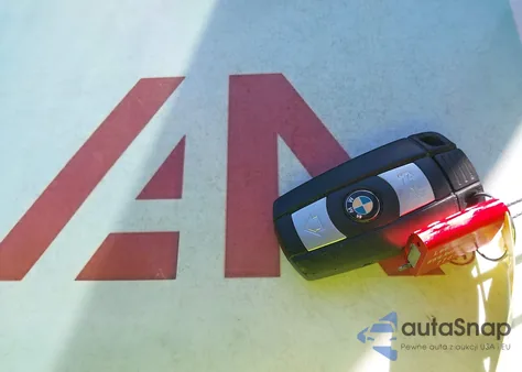 2011 BMW 328I xDrive z USA, uszkodzony, nr VIN WBAPK5C54BF122712